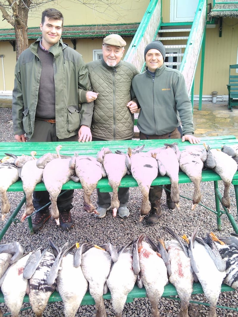 AlbaClub caccia in Romania beccaccia oche anatre tortore quaglie allodole mista stanziale